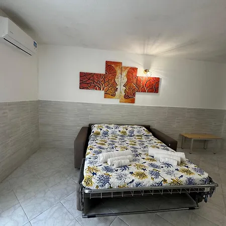 Pm 18 Via Delle Baleari